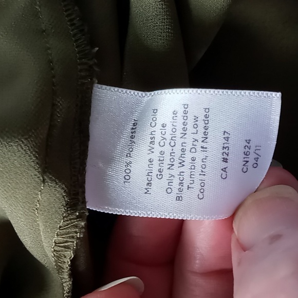 Talbots Petites Olive Green Long Sleeve Button Down Easy Care Blouse Size M - Picture 12 of 12